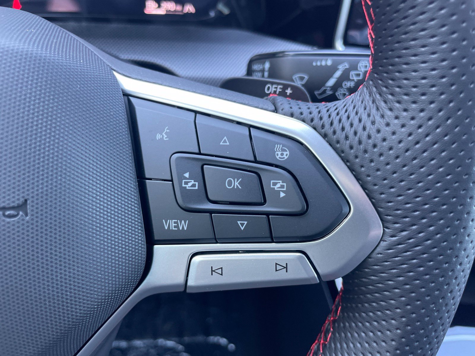 New 2026 Volkswagen GTI SE FWD image 30