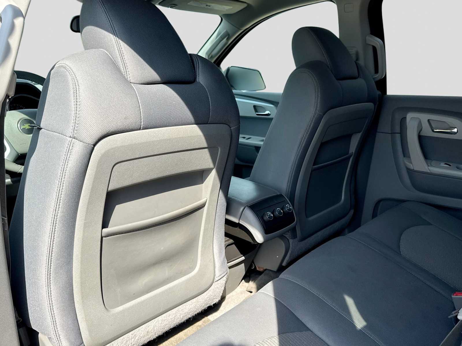 Used 2012 Chevrolet Traverse LS FWD image 17