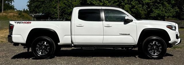 Used 2021 Toyota Tacoma TRD Off-Road AWD/4WD image 9