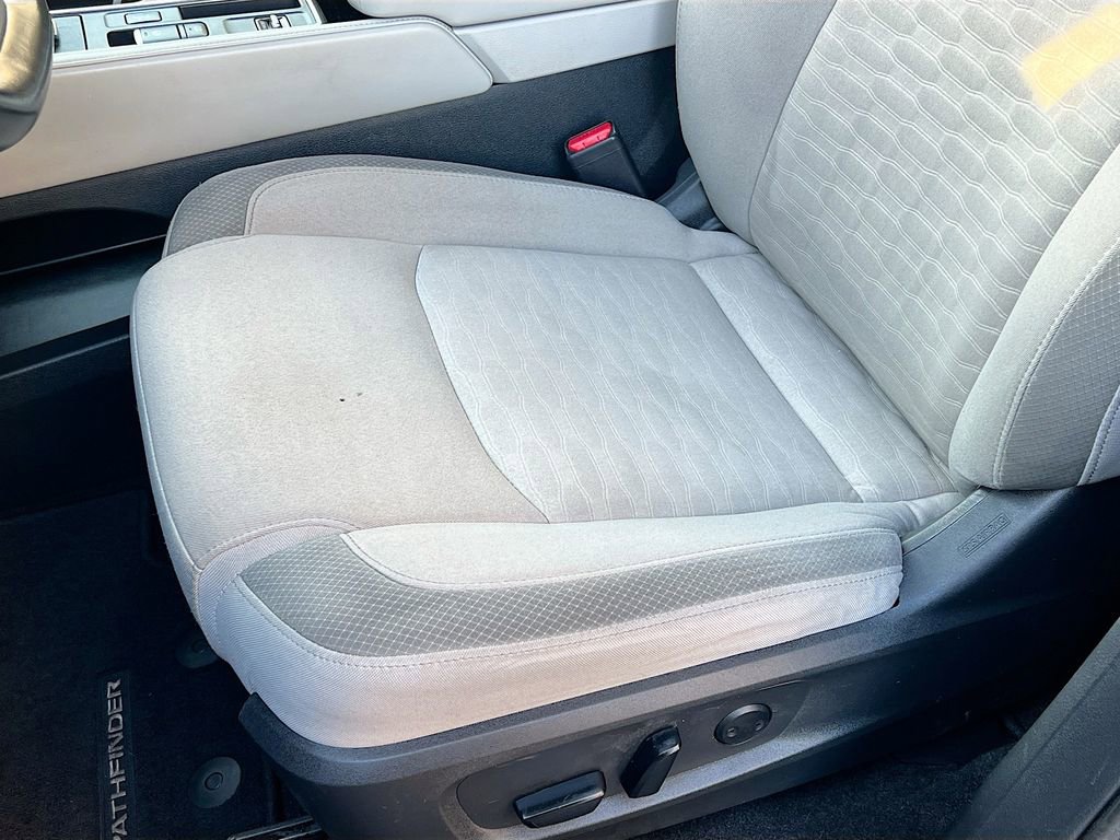 Used 2022 Nissan Pathfinder SV w/ SV Black Package image 16