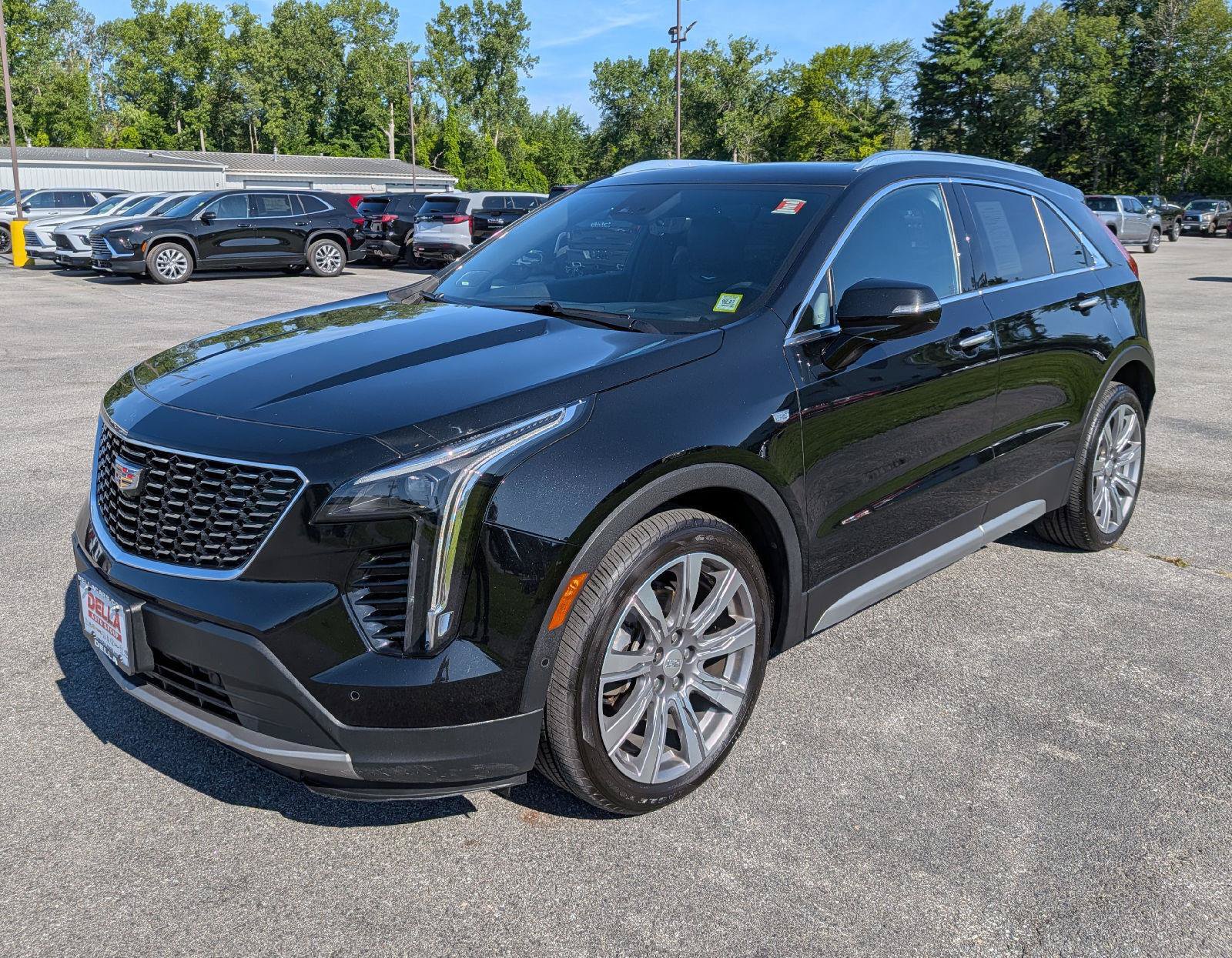 Used 2019 Cadillac XT4 Premium Luxury FWD image 3