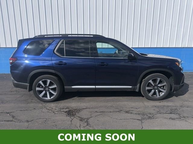 Used 2024 Honda Pilot Touring image 1
