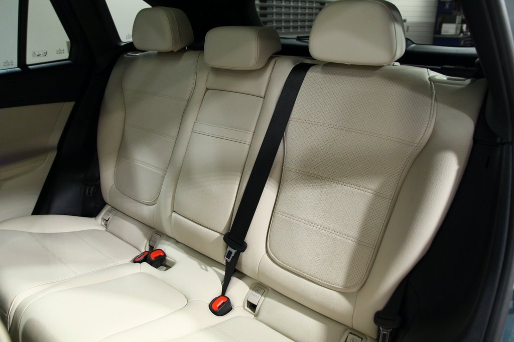 Used 2025 Mercedes-Benz GLC 300 GLC 300 image 29