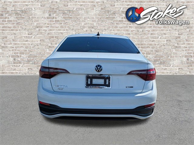 Used 2024 Volkswagen Jetta Sport image 5