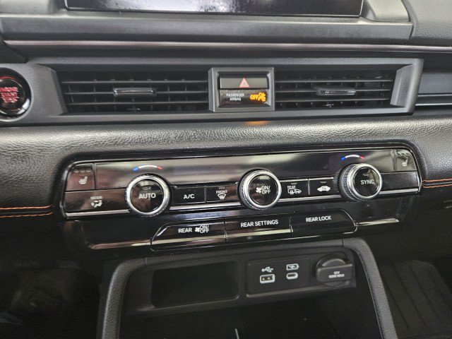 Used 2025 Honda Pilot TrailSport image 25