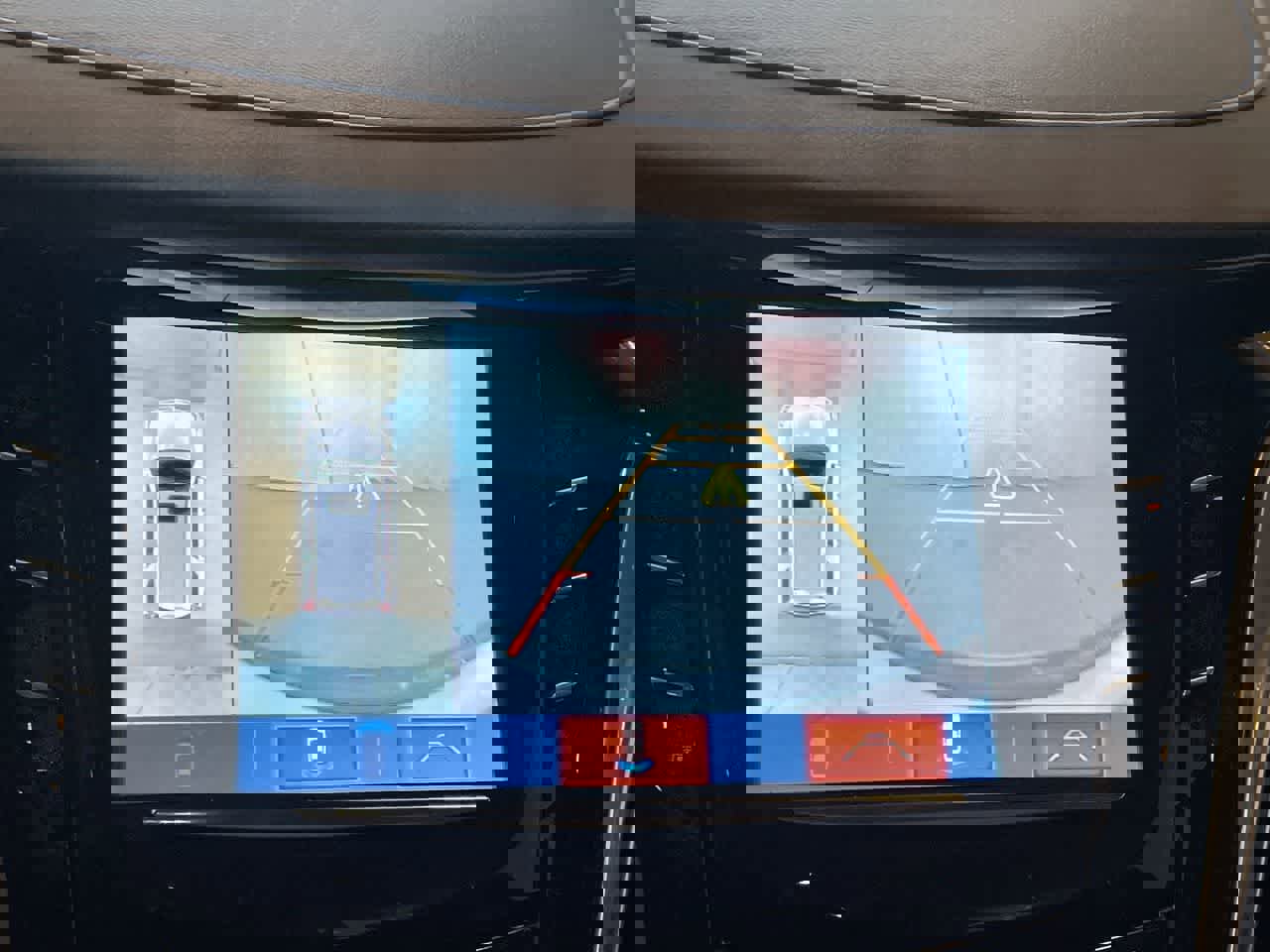 Used 2020 Cadillac Escalade Luxury image 17