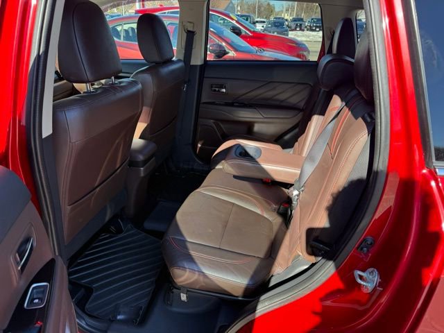 Used 2018 Mitsubishi Outlander 4WD Plug-In Hybrid image 23