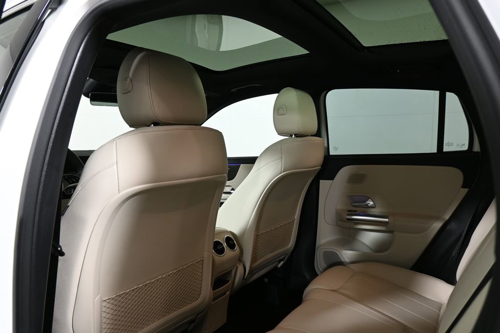 Used 2026 Mercedes-Benz GLA 250 4MATIC image 6