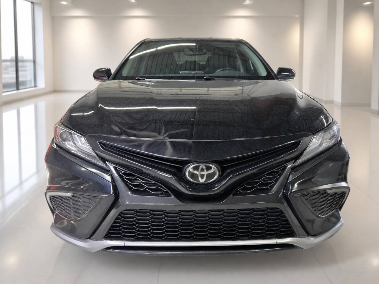 Used 2022 Toyota Camry XSE FWD image 8