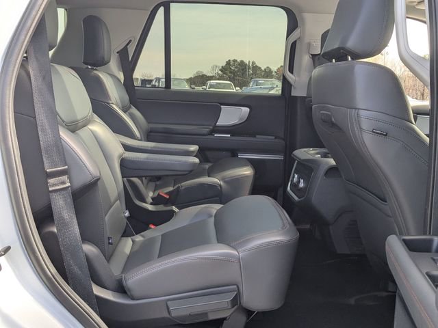 Certified 2025 Ford Expedition Active image 28