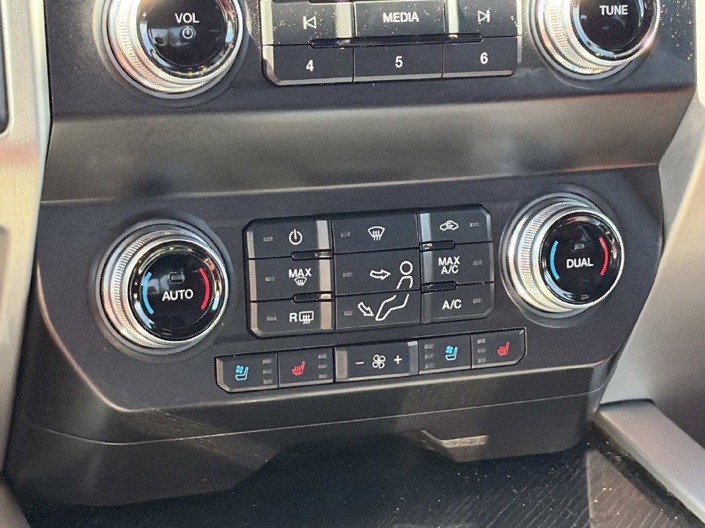 Certified 2021 Ford F350 Platinum AWD/4WD image 16