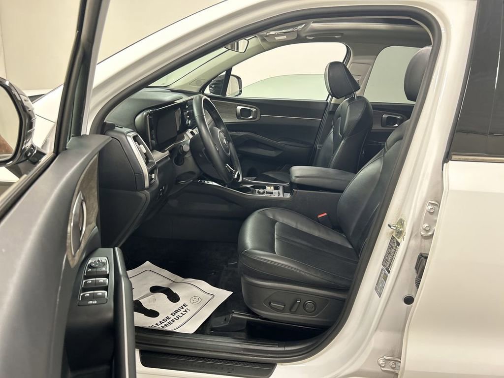 Used 2021 Kia Sorento EX w/ Panoramic Sunroof Package AWD/4WD image 9