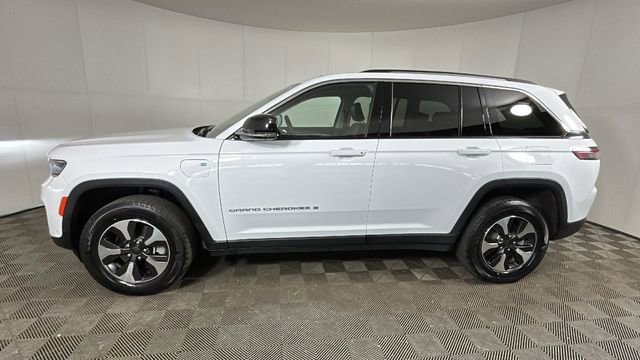 Used 2022 Jeep Grand Cherokee Limited 4xe w/ Luxury Tech Group II AWD/4WD image 6