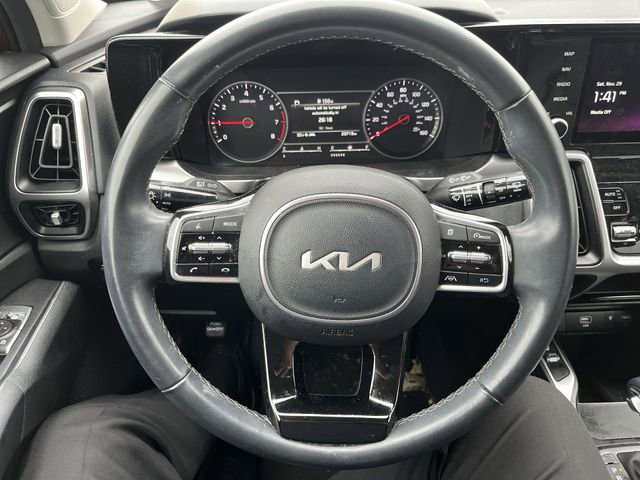 Used 2023 Kia Sorento S w/ Panoramic Sunroof Package image 13