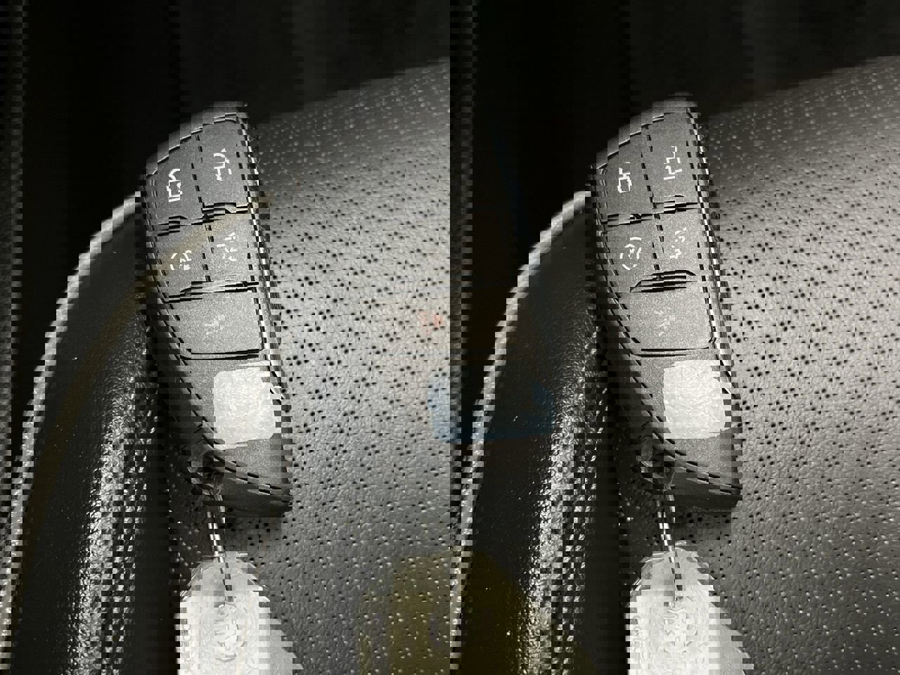 Used 2023 Buick Envision Avenir image 30