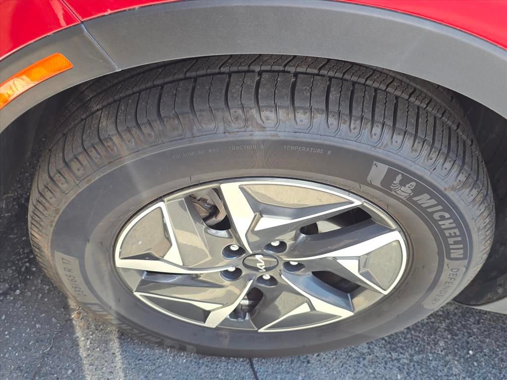 Certified 2023 Kia Sorento EX FWD image 7