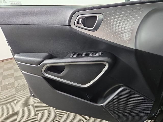 Certified 2024 Kia Soul LX w/ Option Group 015 image 28