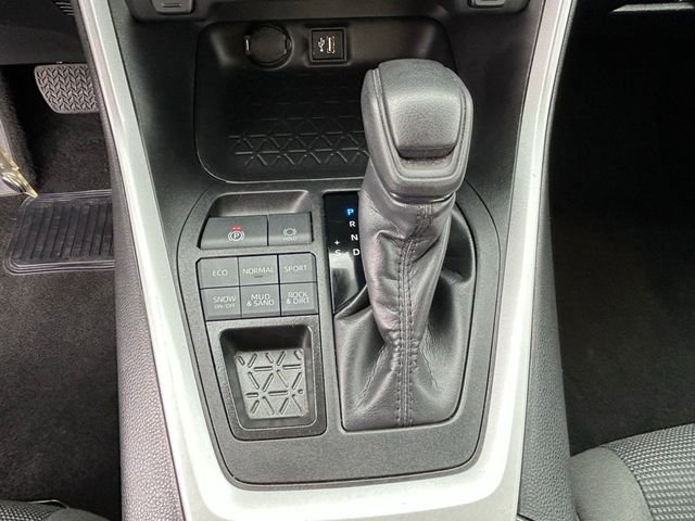 Used 2024 Toyota RAV4 LE image 18