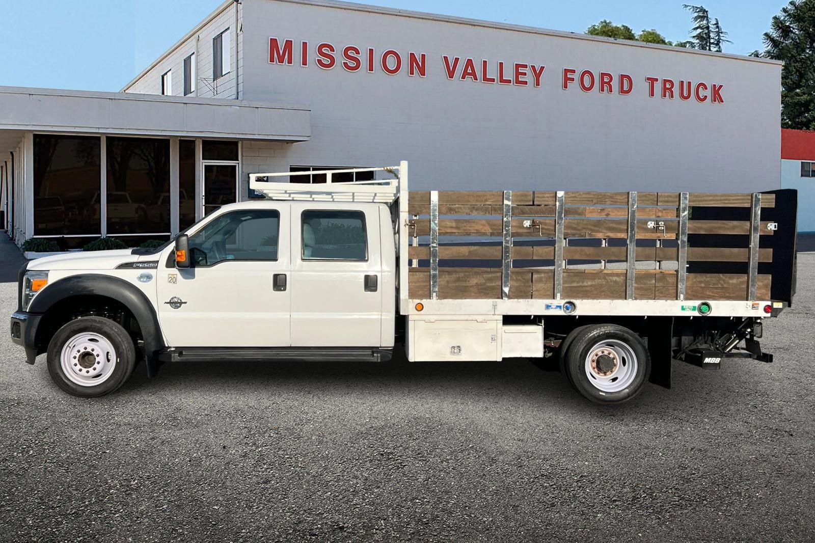 Used 2016 Ford F550 2WD Crew Cab Super Duty image 7