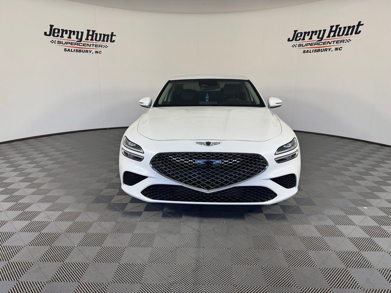 Used 2023 Genesis G70 2.0T image 6