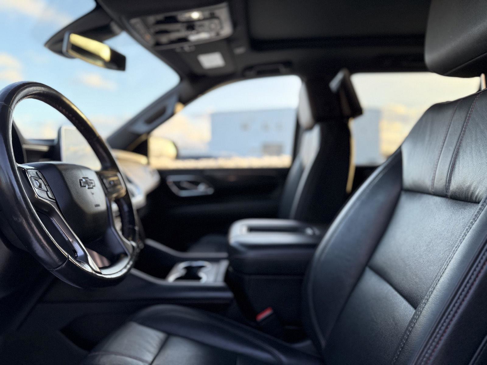 Used 2021 Chevrolet Suburban RST w/ Luxury Package image 11