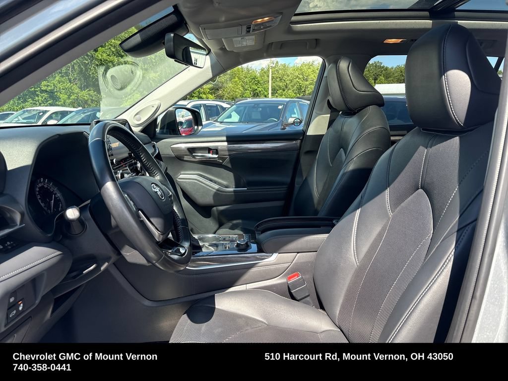Used 2020 Toyota Highlander Limited AWD/4WD image 10