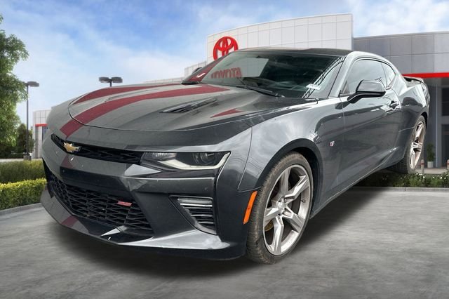 Used 2016 Chevrolet Camaro SS image 2