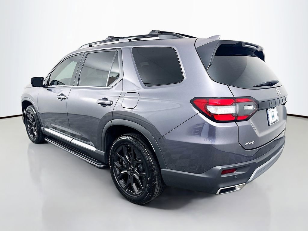 Certified 2025 Honda Pilot Touring image 7