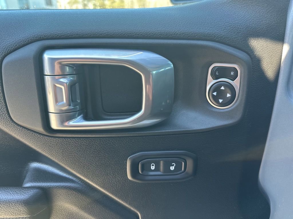 Used 2024 Jeep Wrangler Unlimited Sport AWD/4WD image 16