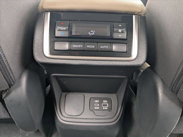 Used 2023 Subaru Ascent Premium w/ Convenience Package AWD/4WD image 16