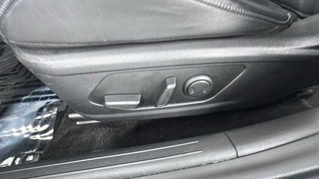 Used 2024 Hyundai Elantra Limited image 11