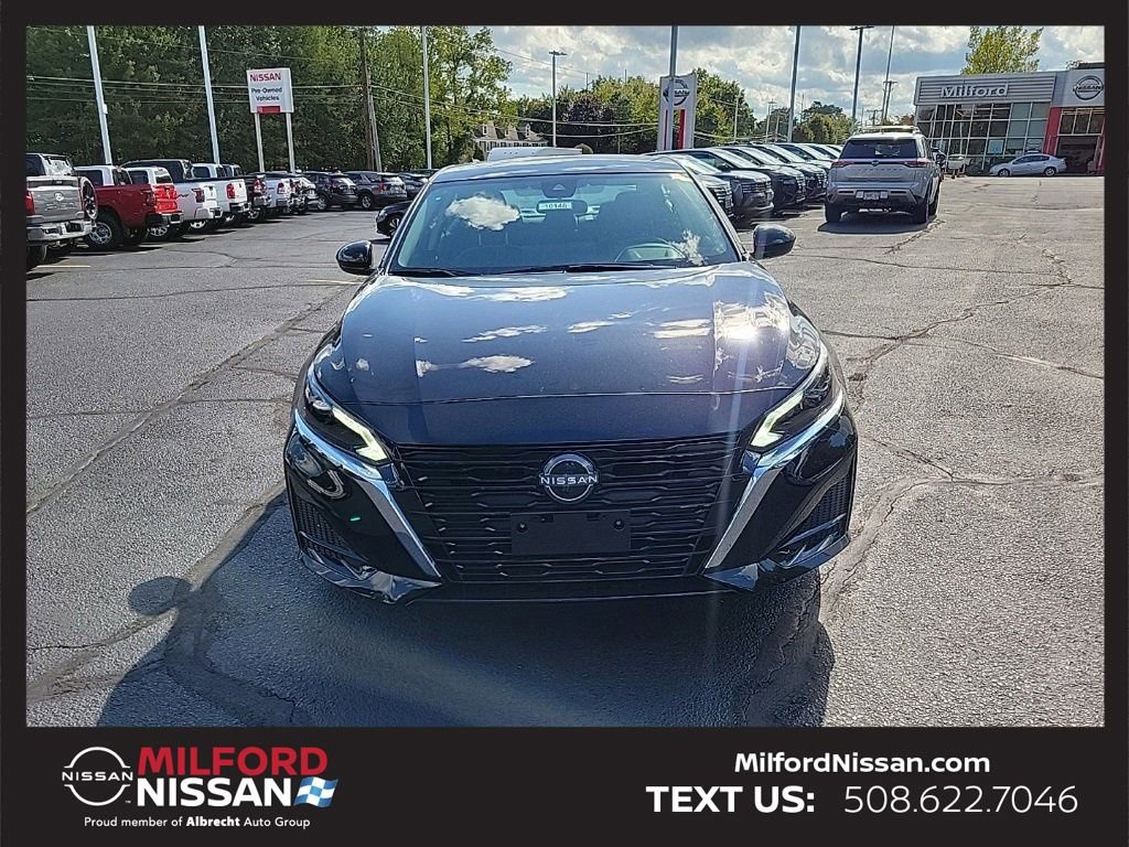 Used 2025 Nissan Altima 2.5 SV w/ SV Special Edition Package AWD/4WD image 8