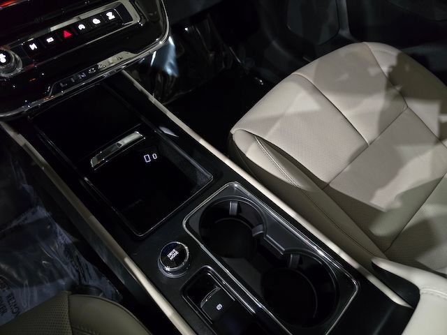 New 2025 Lincoln Corsair Reserve w/ Equipment Group 202A AWD/4WD image 31