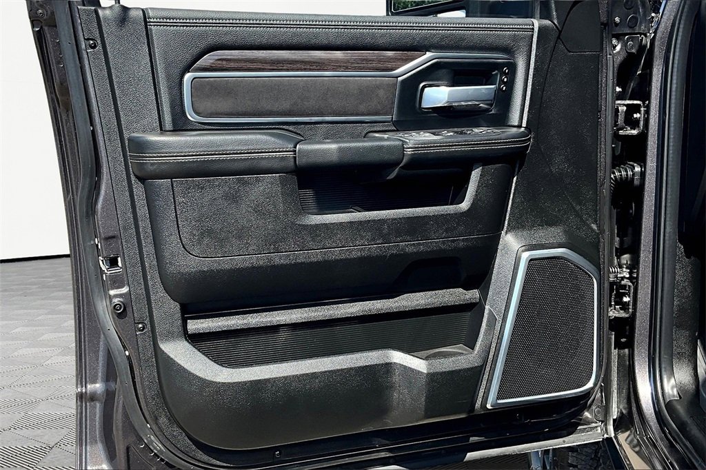 Used 2025 RAM 2500 Laramie w/ Night Edition image 24