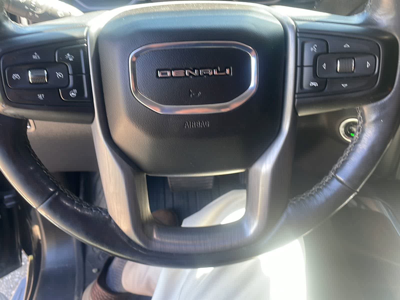 Used 2020 GMC Sierra 1500 Denali w/ Denali Premium Package AWD/4WD image 15