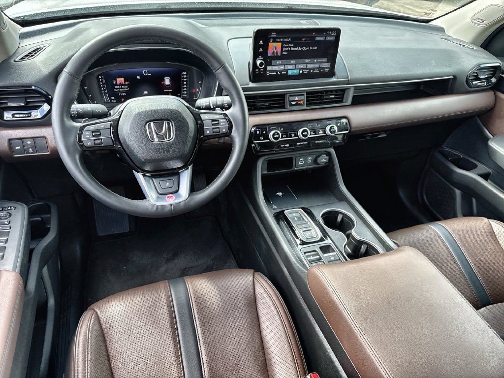 Used 2025 Honda Pilot Elite image 20