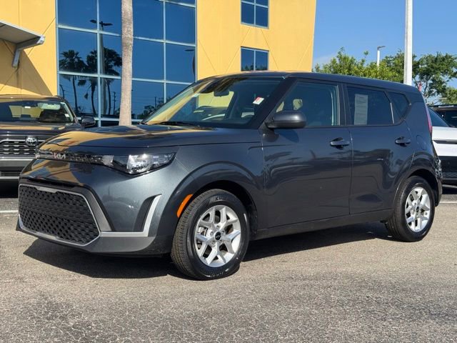 Certified 2025 Kia Soul LX FWD image 2