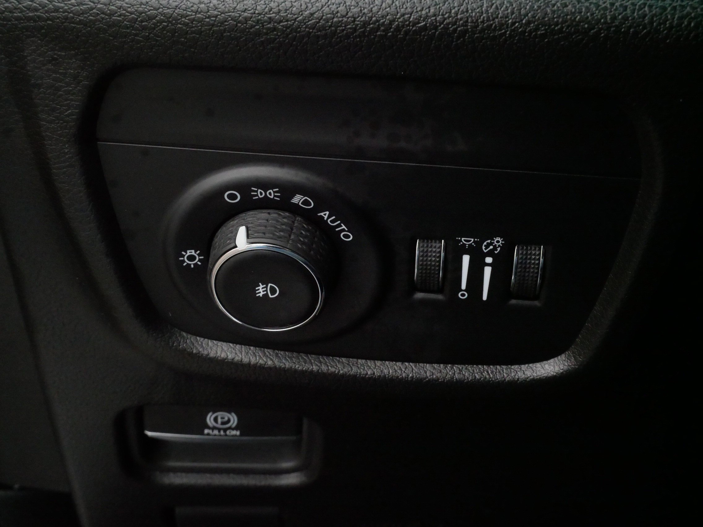 Used 2023 Jeep Grand Cherokee Limited w/ Luxury Tech Group II image 26