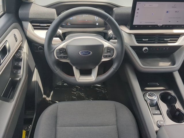 Used 2025 Ford Explorer Active RWD image 14