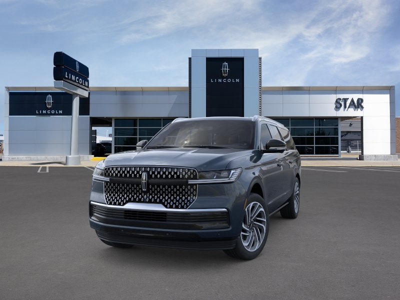 New 2026 Lincoln Navigator L Reserve AWD/4WD image 2