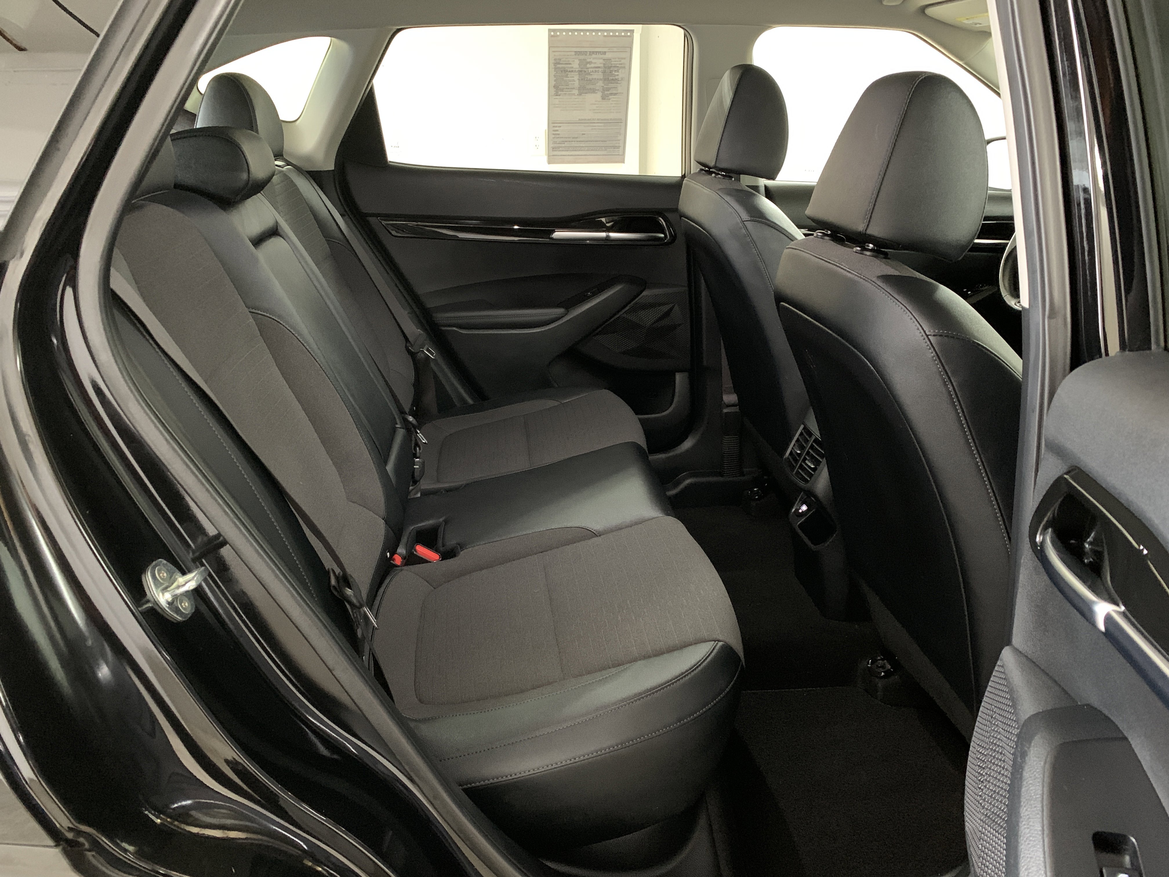 Used 2023 Kia Seltos S image 32