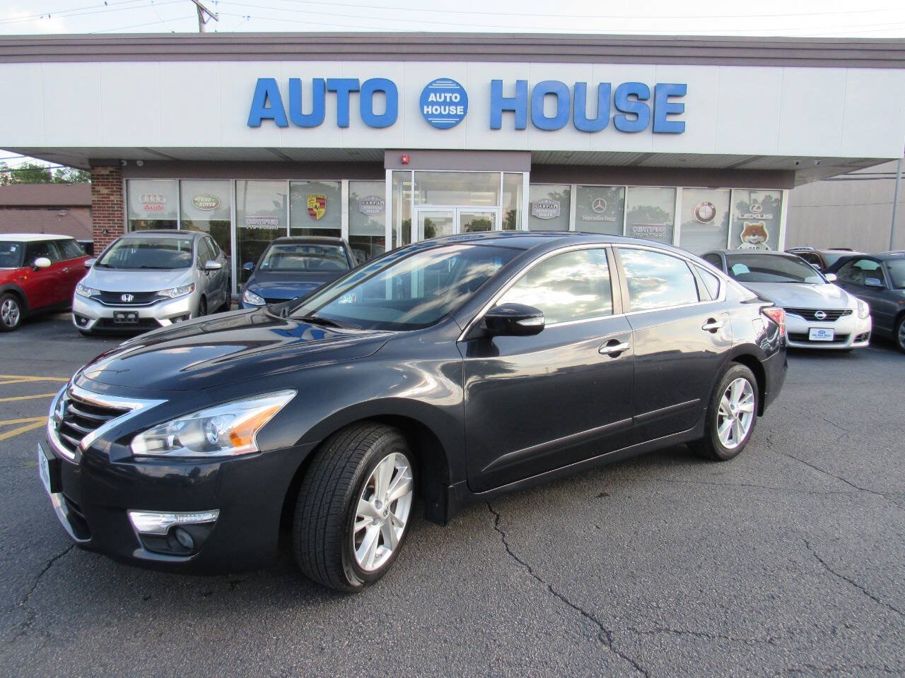 Used 2014 Nissan Altima 2.5 SL w/ Technology Package