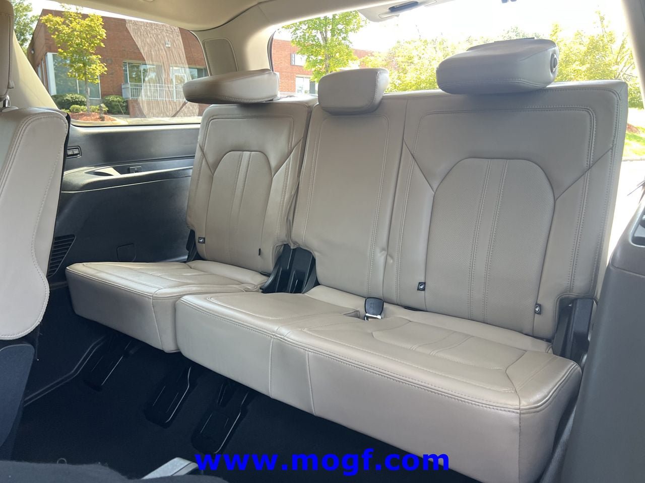 Used 2024 Ford Expedition Limited AWD/4WD image 22