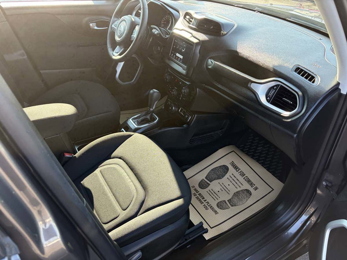 Used 2020 Jeep Renegade Latitude image 26