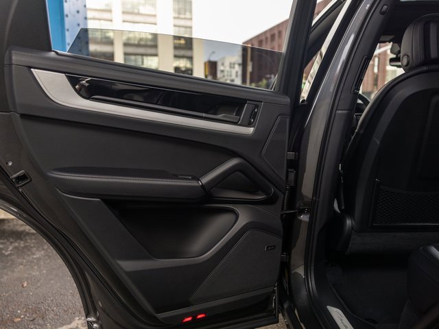 New 2026 Porsche Cayenne E-Hybrid image 32