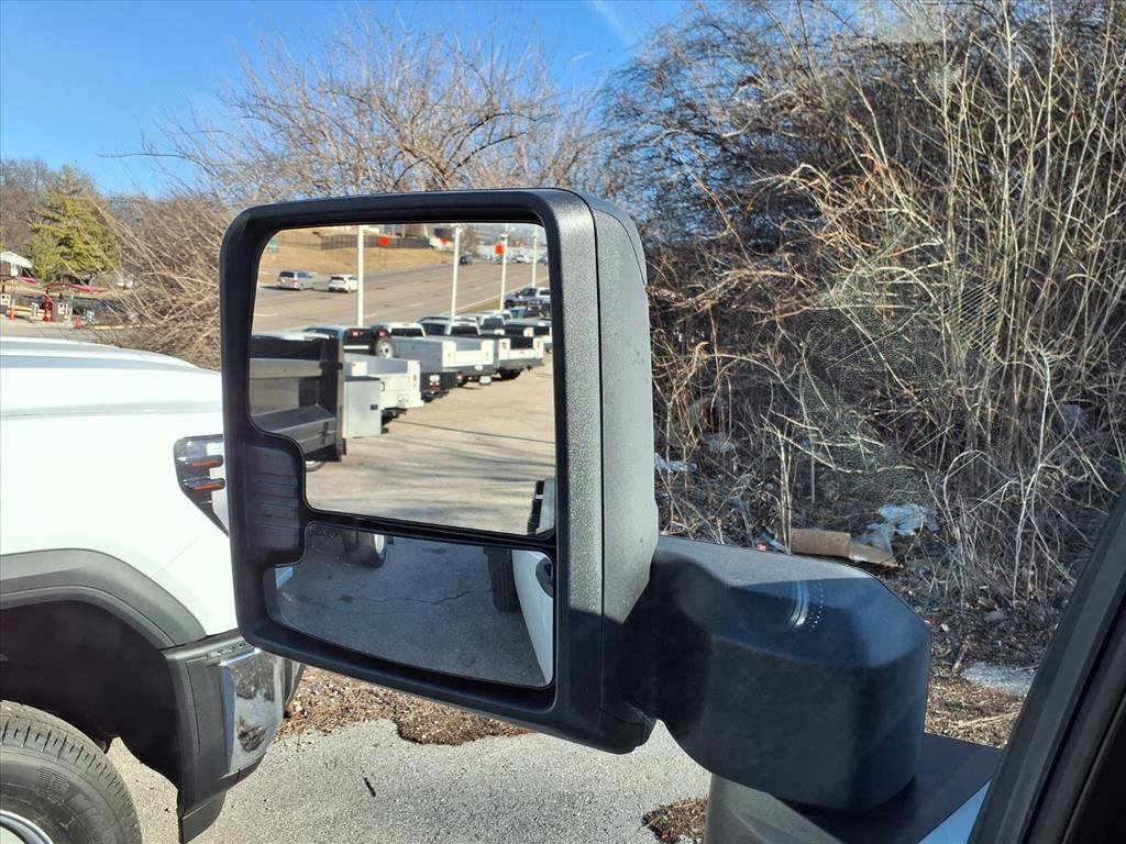 New 2026 GMC Sierra 3500 Pro w/ Convenience Package image 18