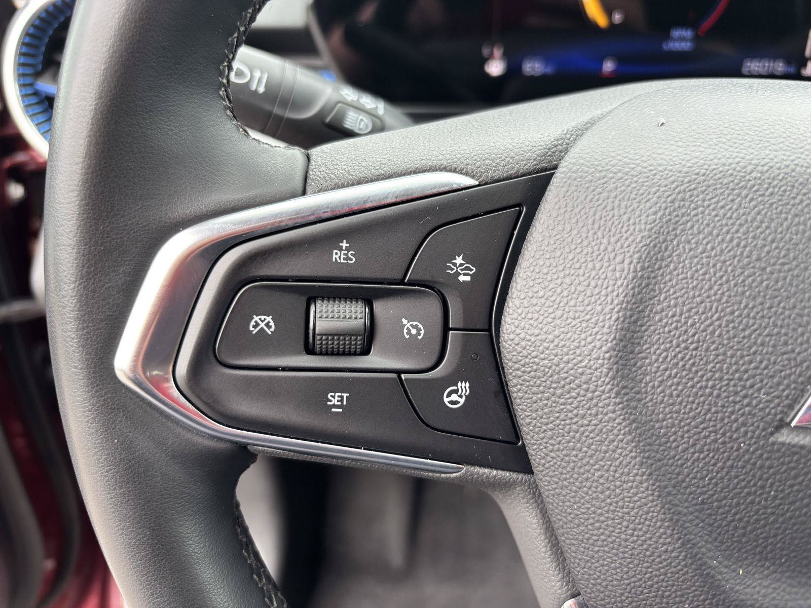 Used 2024 Chevrolet Trax LT w/ LT Convenience Package FWD image 21