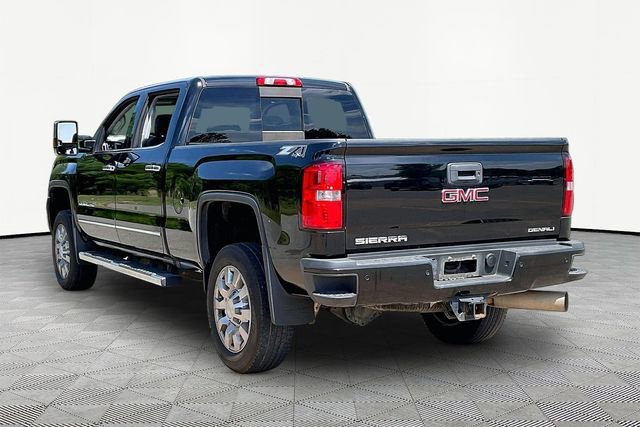 Used 2015 GMC Sierra 2500 Denali w/ Duramax Plus Package AWD/4WD image 4