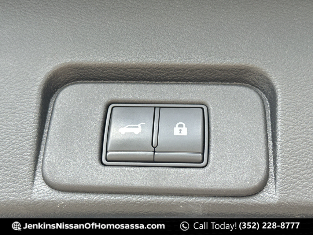 Certified 2021 Nissan Rogue SV w/ Premium Package FWD image 22