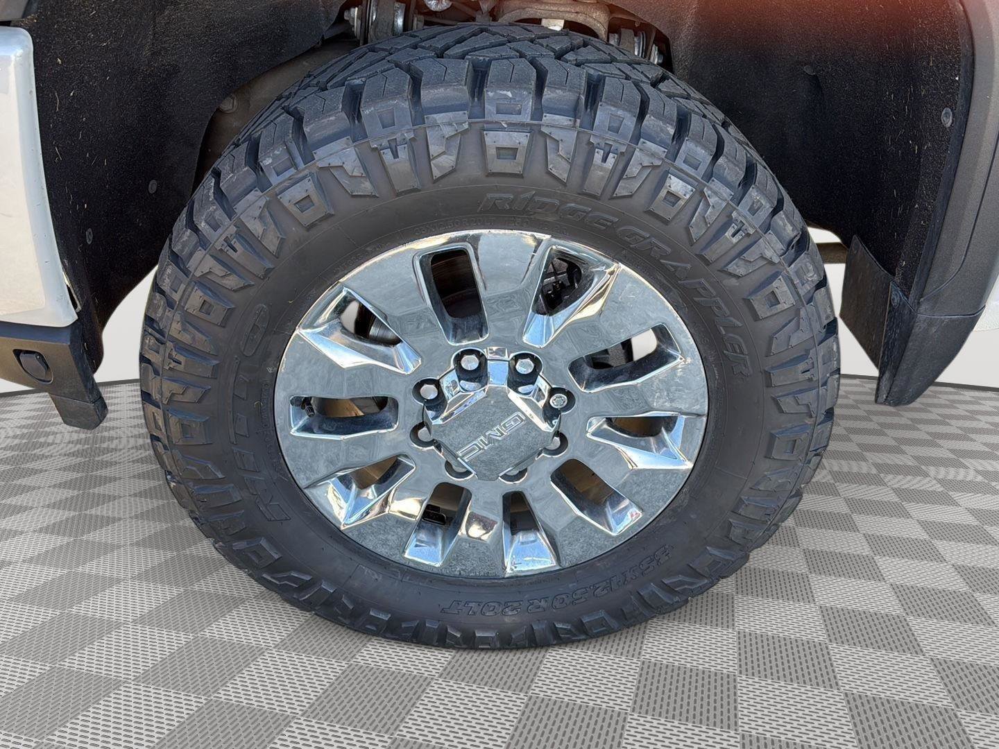 Used 2020 GMC Sierra 2500 Denali w/ Denali Ultimate Package image 9